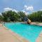 3BD Walk-In Near Silver Dollar City - Game Room - Pool - FREE TICKETS INCLUDED - RR-93B