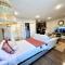 302 Comfy Cabin 1BD with city view in Center city