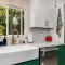 Buckthorn Beauty Private Hot Tub and Lounge Space