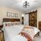 Buckthorn Beauty Private Hot Tub and Lounge Space