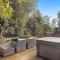 Buckthorn Beauty Private Hot Tub and Lounge Space