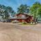 Conroe Lake Cabin Getaway - Willis