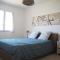 Pretty modern holiday home with pool and views of the vineyards, Domazan - Domazan