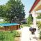 Pretty modern holiday home with pool and views of the vineyards, Domazan - Domazan