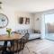 Apartment 6, Castle Cove