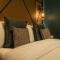 Seven Hotel