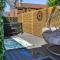 Stunning Town Center Cottage with hot tub