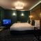 Seven Hotel
