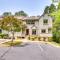 Walk to Lake Keowee Salem Townhome with Deck - Salem