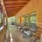Riverfront Ellijay Cabin with Deck and Pool Access! - إليجاي