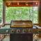 Riverfront Ellijay Cabin with Deck and Pool Access! - إليجاي