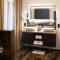 Botanique Suites AirBnB, Antwerp