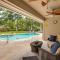 Montgomery Home Yard, Heated Pool, and Hot Tub! - مونتغومري