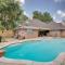 Montgomery Home Yard, Heated Pool, and Hot Tub! - مونتغومري