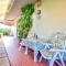 2 Bedroom Cozy Apartment In Viareggio