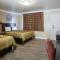 Charm Motel & Suites