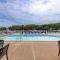 F Lakefront! Remodeled, Sleeps 4, Boat Slip, Patio, WiFi, Cable, Pool - Osage Beach