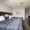 Super 5 Inn