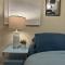 Walk to Train l Near attractions and ORD l Free Parking l Patio - شيكاغو