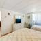 1 Ocean Fun Emerald Isle Apt, Steps to Beaches! - Эмералд-Айл