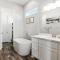 Stylish 4BR Crystal Beach Retreat Walk to Beach