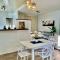 Tiaki Guesthouse - Cozy Modern Studio - 5min drive from the beach and Punaauia center