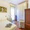 2 Bedroom Cozy Apartment In Viareggio