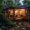 Beautiful Chalet with Fireplace and Large Game Room - 加特林堡