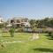 Calmaliving Seaside apartments with pool