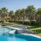 Calmaliving Seaside apartments with pool