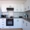 Chloris 3- Bedroom Apartment W/Pool in Larnaca