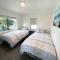 Family Perfect, winter getaway, secure yard, parking, mountain bikes, arcade