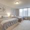 Elegant Apartment w Views at Crystal City