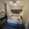 Holywell Apartment - Luxury One Bedroom Apartment