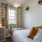 Cosy Home - Contractors Welcome - Garden & Free Parking