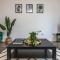 Cosy Home - Contractors Welcome - Garden & Free Parking