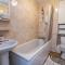 Cosy Home - Contractors Welcome - Garden & Free Parking