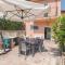 Nice Home In Borgo Doneglia With Kitchenette - Borgo dʼOneglia