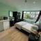 Letzi Private En-Suite, Near Heathrow Airport T3 - Hayes