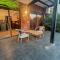 Mangrove Villa: Cest la vie