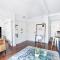 809-3A 1BR Columbus Circle Elevator W D