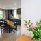 Killarney Old School Road sleeps 6