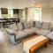 Killarney Old School Road sleeps 6