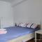 Spacious Modern Apartment with Private Parking