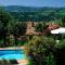 Casale con vista sui Monti Sibillini e piscina