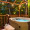 CABIN in a GATED RESORT with SEASONAL RESORT POOL - Pigeon Forge