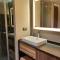 Select Woodside Residence & Spa
