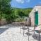 Awesome Home In Dicmo With Wifi - Osoje