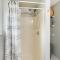 Chic and Central Apartment about 6 Mi to Sebec Lake!