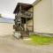 Chic and Central Apartment about 6 Mi to Sebec Lake!